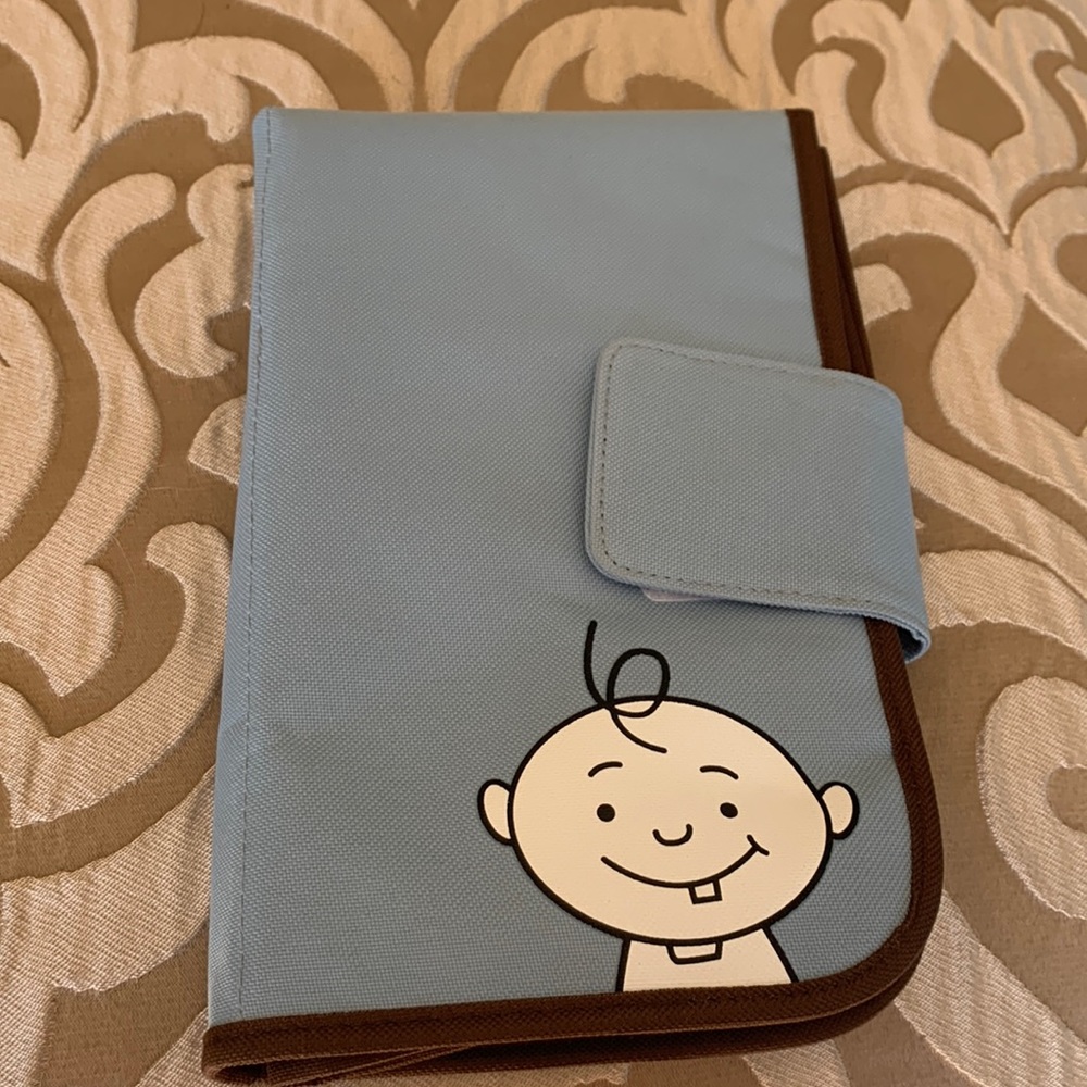 Sugar booger Blue/Brown Changing mat with 2 separate pouches for wipes/diapers